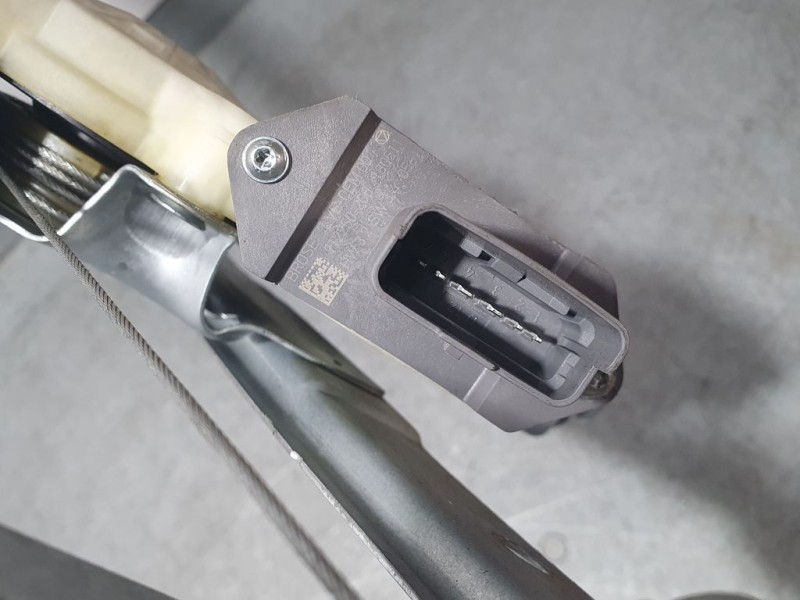 Recambio de elevalunas delantero izquierdo para peugeot 5008 allure referencia OEM IAM 9682808980 912025106 BROSE ELECTRICO 6 PI