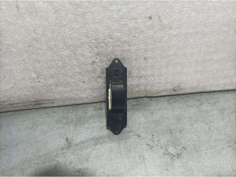 Recambio de mando elevalunas trasero derecho para citroën c-zero high line referencia OEM IAM MR587944  