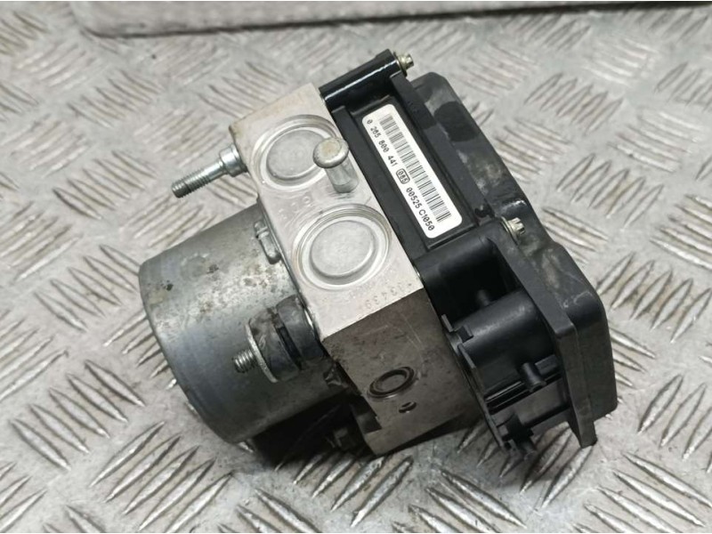 Recambio de abs para toyota aygo (kgb/wnb) básico referencia OEM IAM 445100H010 0265231579 BOSCH