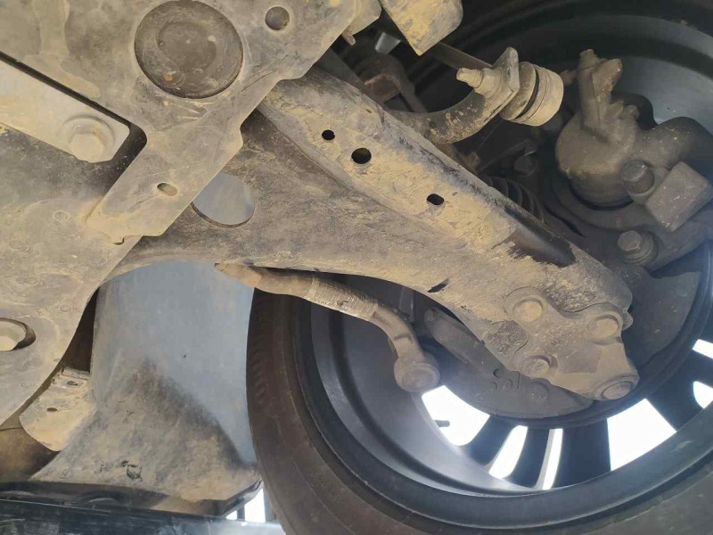 Recambio de brazo suspension inferior delantero izquierdo para peugeot 3008 gt-line referencia OEM IAM 9820081380  