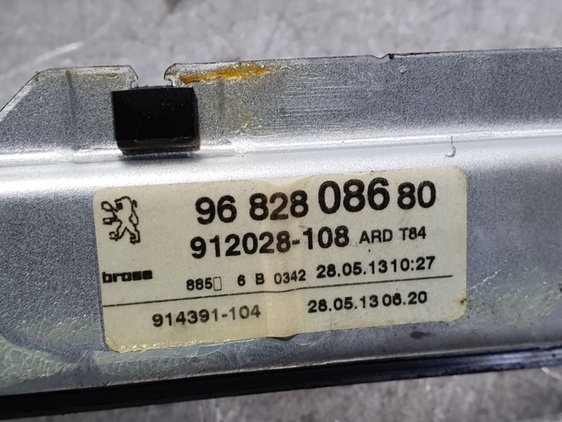 Recambio de elevalunas trasero derecho para peugeot 5008 allure referencia OEM IAM 9682808680 912028108 BROSE ELECTRICO 6 PINS