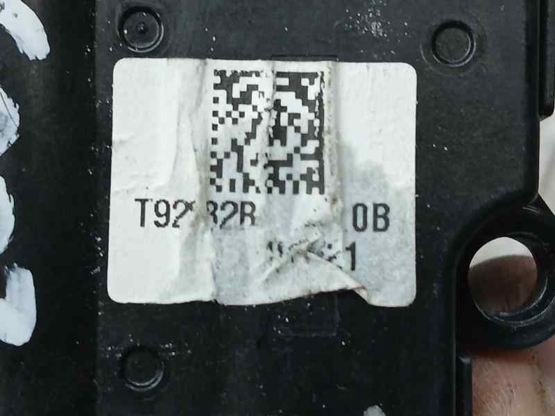 Recambio de motor apertura trampillas climatizador para tesla model 3 ev performance awd referencia OEM IAM T92882B  