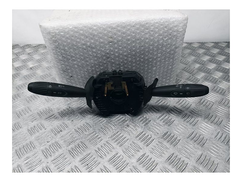 Recambio de mando luces y limpia para fiat punto berlina (188) 1.2 8v elx (i) referencia OEM IAM 735267951  