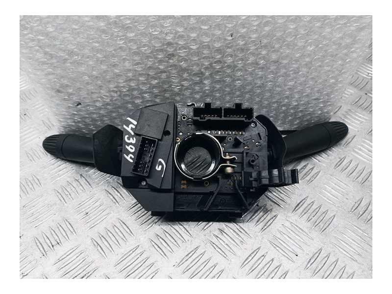 Recambio de mando luces y limpia para fiat punto berlina (188) 1.2 8v elx (i) referencia OEM IAM 735267951  