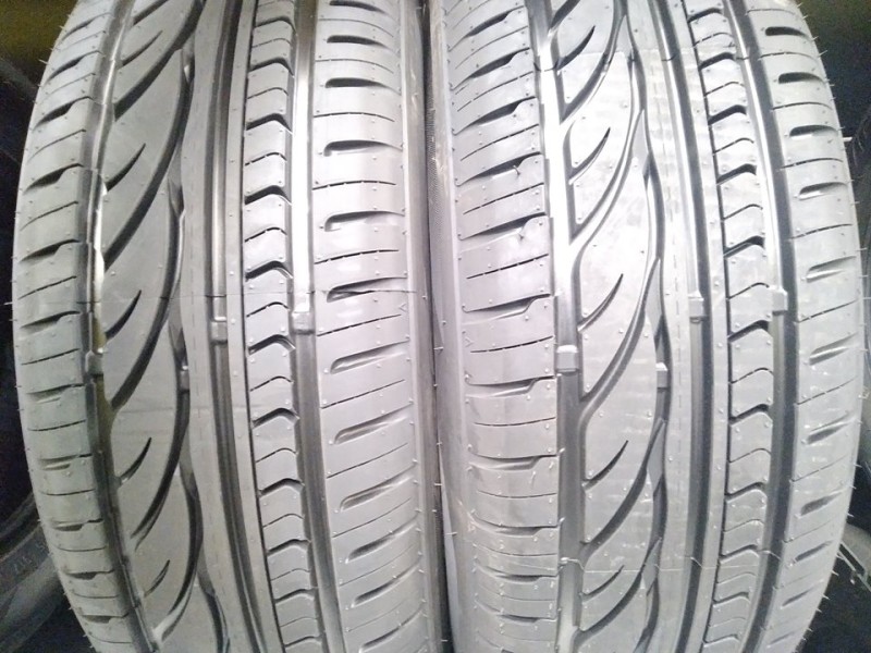 Recambio de neumatico pareja para neumaticos nuevos - referencia OEM IAM 215551899W 215/55/18/99W RADAR