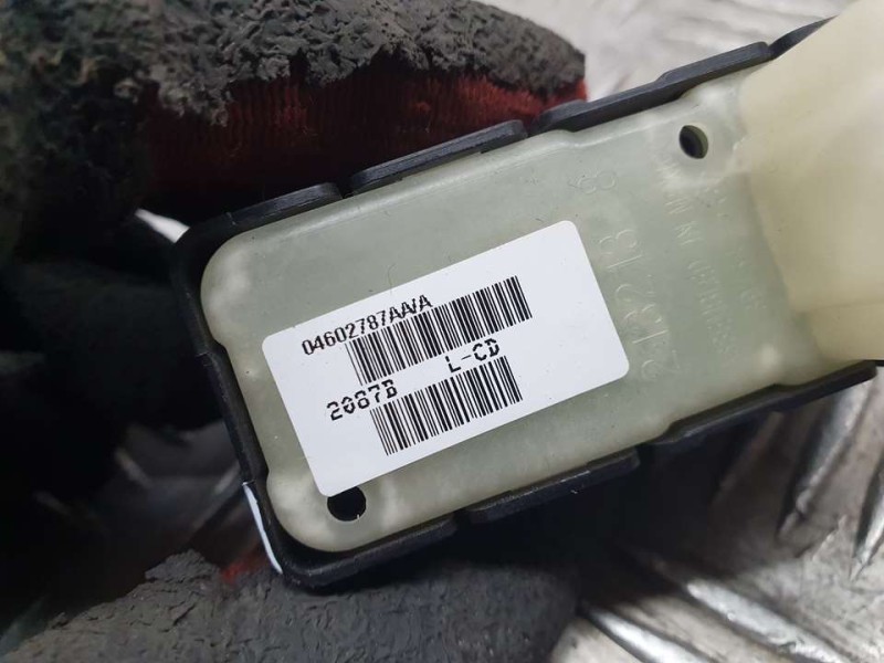 Recambio de mando elevalunas trasero derecho para dodge avenger sxt referencia OEM IAM 04602787AA  