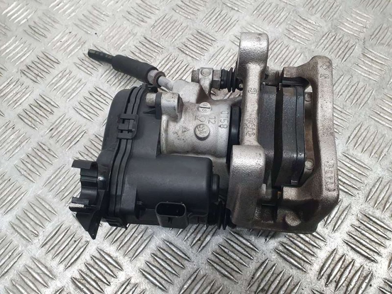 Recambio de pinza freno trasera derecha para mercedes-benz clase b (w246) b 200 be (246.243) referencia OEM IAM A0004232481  