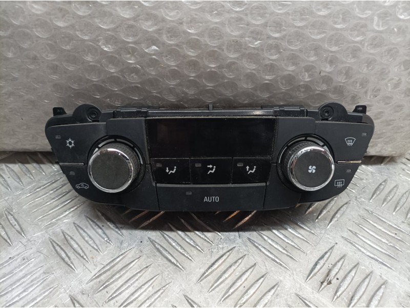 Recambio de mando climatizador para opel insignia berlina selective referencia OEM IAM 13273095  