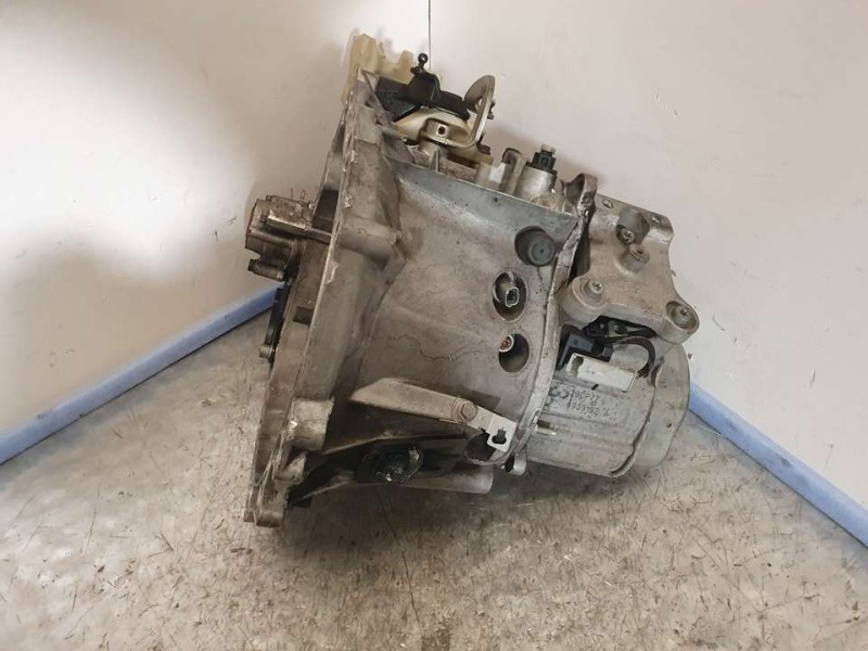 Recambio de caja cambios para peugeot 208 active referencia OEM IAM 20DP77 6989192 5VELOCIDADES