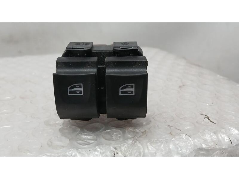Recambio de mando elevalunas delantero izquierdo para dacia sandero iii 1.0 tce 90 referencia OEM IAM 254113300R MANDO ELEVALUNA
