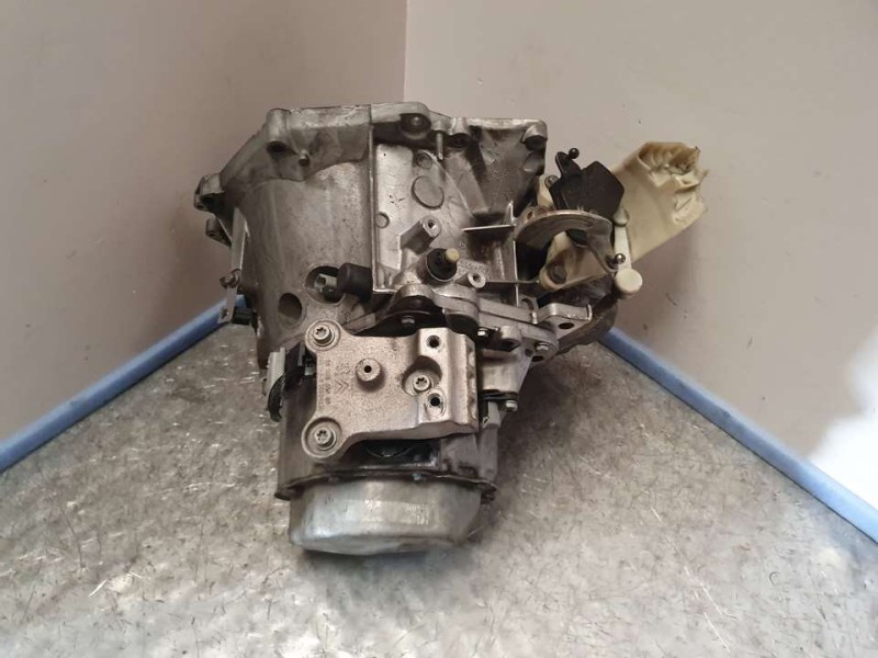 Recambio de caja cambios para peugeot 208 active referencia OEM IAM 20DP77 6989192 5VELOCIDADES