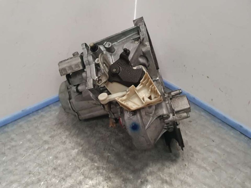 Recambio de caja cambios para peugeot 208 active referencia OEM IAM 20DP77 6989192 5VELOCIDADES