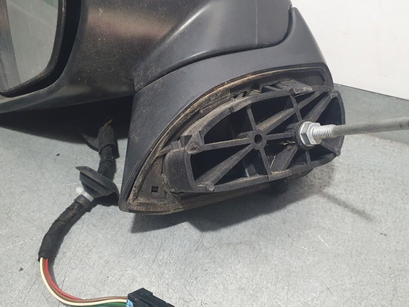 Recambio de retrovisor izquierdo para peugeot 5008 allure referencia OEM IAM 8151PF  ELECTRICO 6 CABLES ROZADO Y RAJADO