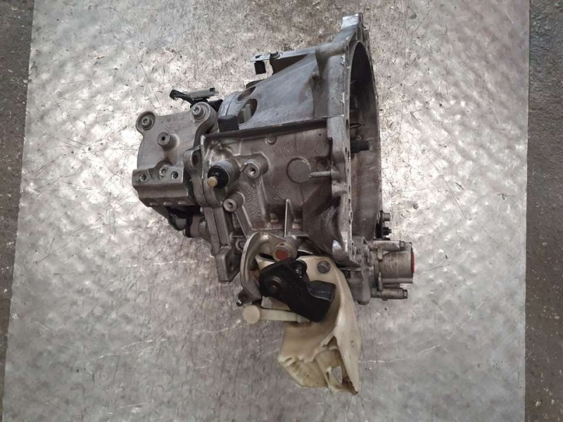 Recambio de caja cambios para peugeot 208 active referencia OEM IAM 20DP77 6989192 5VELOCIDADES
