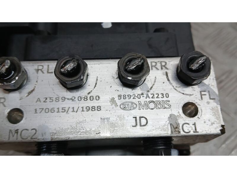 Recambio de abs para kia cee´d concept referencia OEM IAM 58900A2230 MOBIS A258920800