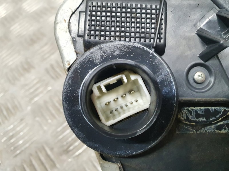 Recambio de cerradura puerta delantera izquierda para toyota avensis (t27) active referencia OEM IAM SIN REF  10 PINES