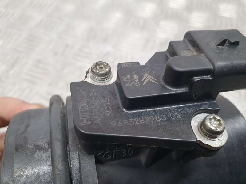 Recambio de caudalimetro para peugeot 208 active referencia OEM IAM 9683282980 AFH5024 HITACHI