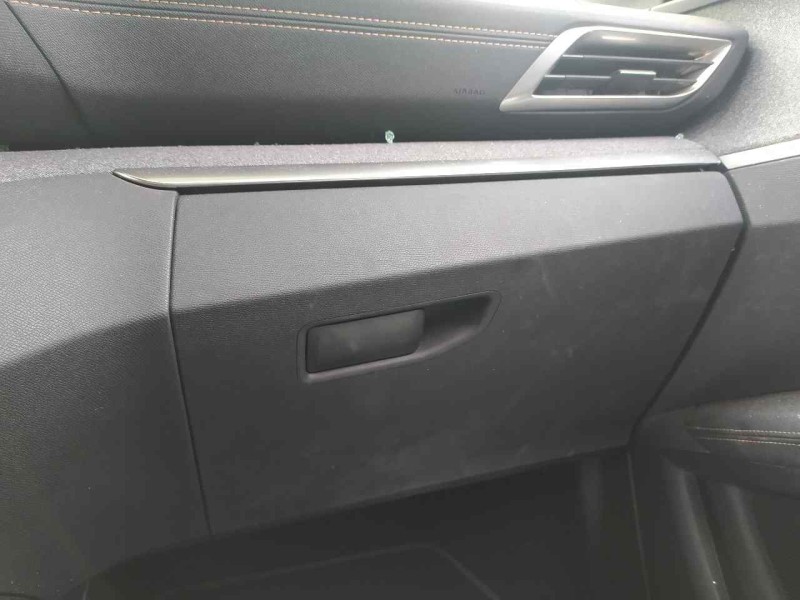 Recambio de guantera para peugeot 3008 gt-line referencia OEM IAM 16180684ZD  