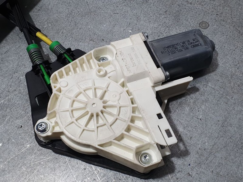 Recambio de elevalunas delantero derecho para audi a1 sportback (8xa) ambition referencia OEM IAM 8X4837462 1021928546105 BROSE 