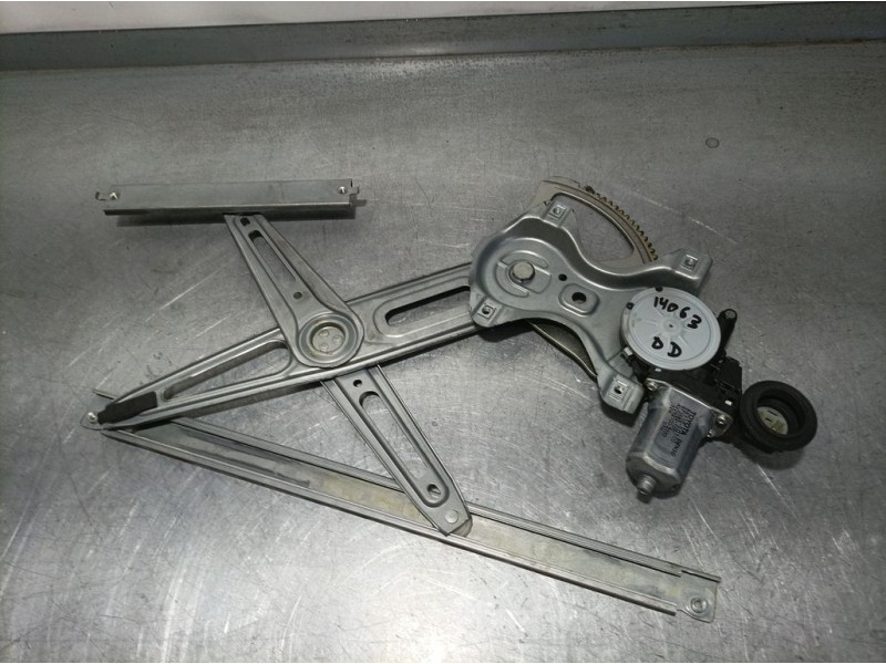 Recambio de elevalunas delantero derecho para toyota yaris (ksp9/scp9/nlp9) básico referencia OEM IAM 857100D100 973582100 DENSO