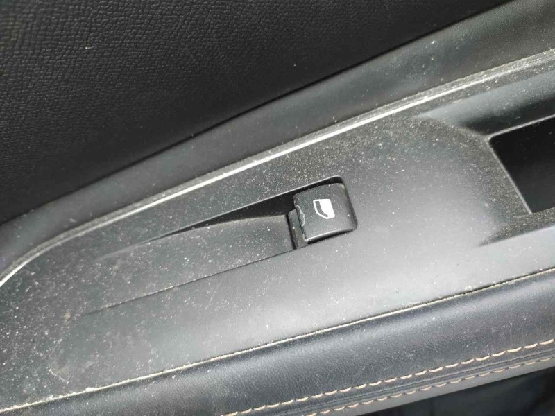Recambio de mando elevalunas delantero derecho para peugeot 3008 gt-line referencia OEM IAM 98044803ZD  