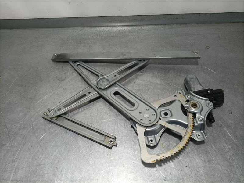 Recambio de elevalunas delantero derecho para toyota yaris (ksp9/scp9/nlp9) básico referencia OEM IAM 857100D100 973582100 DENSO