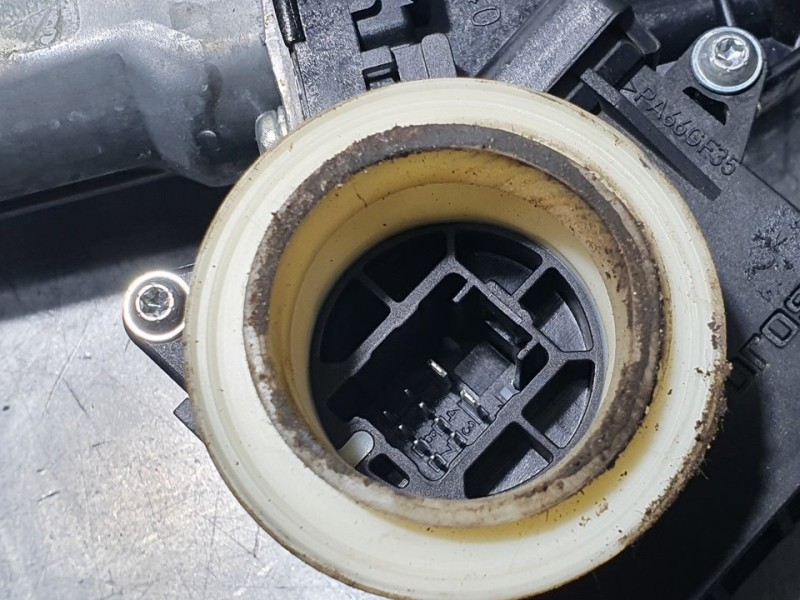 Recambio de elevalunas delantero derecho para toyota avensis (t27) active referencia OEM IAM SIN REF  ELECTRICO 10 PINES