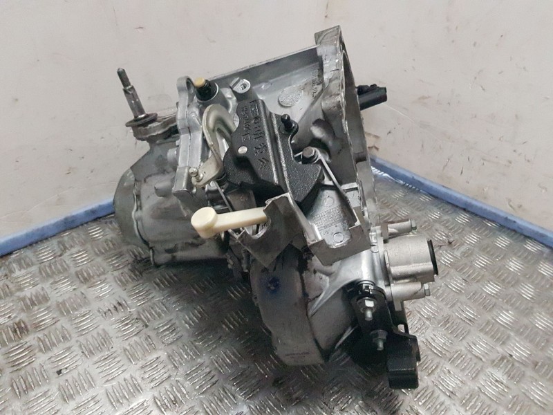 Recambio de caja cambios para citroën c4 ii (nc_) 1.6 bluehdi 100 referencia OEM IAM 20ET16 5VELOCIDADES 8009573B