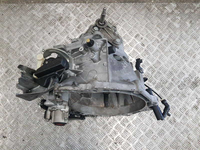 Recambio de caja cambios para citroën c4 ii (nc_) 1.6 bluehdi 100 referencia OEM IAM 20ET16 5VELOCIDADES 8009573B