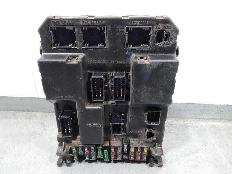 Recambio de caja reles / fusibles para peugeot 307 break / sw (s1) sw pack referencia OEM IAM 9651197480 9651196780 