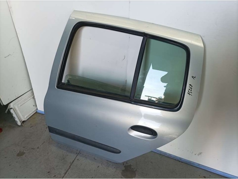 Recambio de puerta trasera izquierda para renault clio ii fase i (b/cbo) 1.9 d rn referencia OEM IAM 7751472475  TOCADA