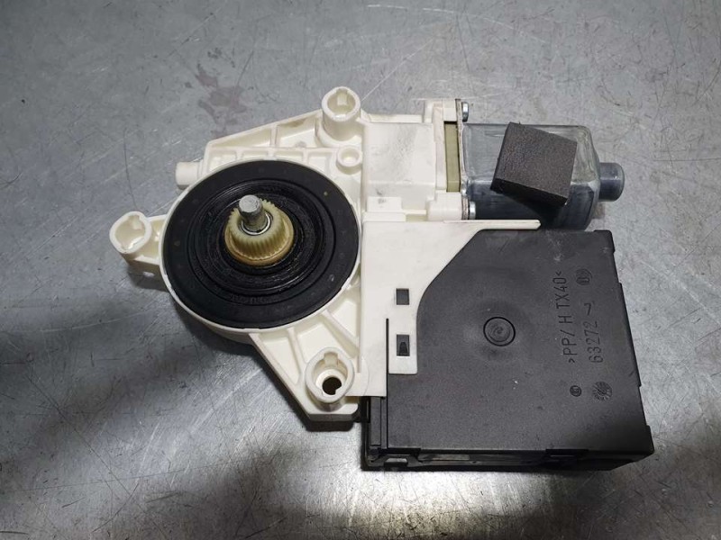 Recambio de motor elevalunas delantero derecho para audi a3 sportback (8p) 2.0 tdi ambiente referencia OEM IAM 8P0959802H S00606