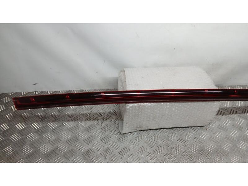 Recambio de piloto trasero central para hyundai bayon (bc3) 1.2 mpi referencia OEM IAM 92409Q0500  