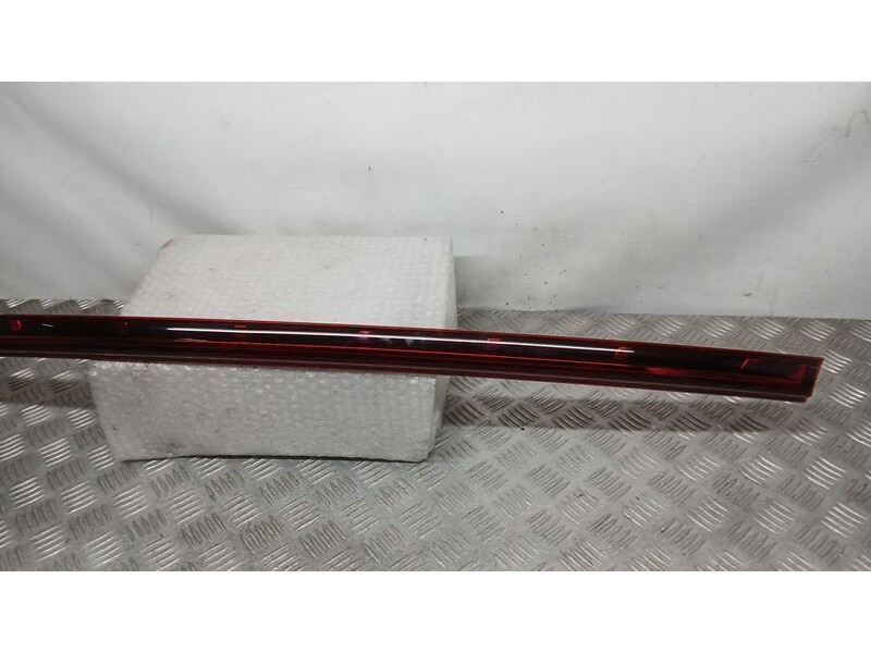 Recambio de piloto trasero central para hyundai bayon (bc3) 1.2 mpi referencia OEM IAM 92409Q0500  