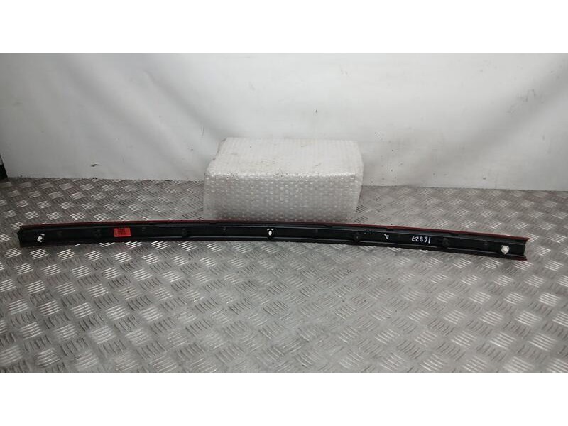 Recambio de piloto trasero central para hyundai bayon (bc3) 1.2 mpi referencia OEM IAM 92409Q0500  