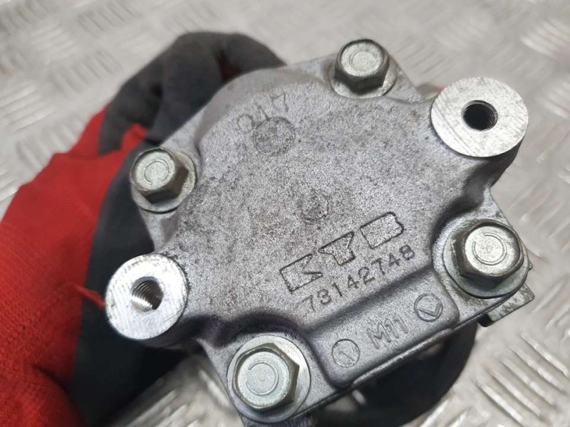 Recambio de bomba direccion para dodge avenger sxt referencia OEM IAM 73142748  