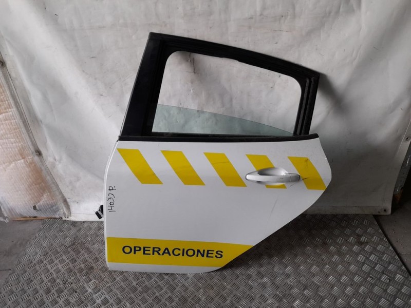Recambio de puerta trasera izquierda para peugeot 208 access referencia OEM IAM 9671907580  