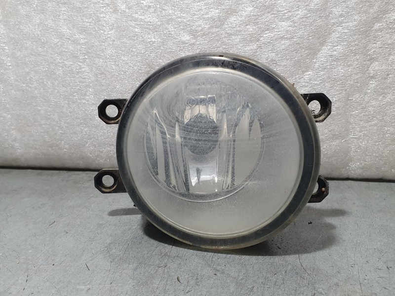 Recambio de faro antiniebla derecho para toyota avensis (t27) active referencia OEM IAM 812100D042 89207401 VALEO
