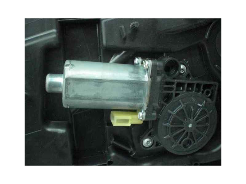 Recambio de elevalunas delantero derecho para ford fiesta (cbk) ambiente referencia OEM IAM 1567722  