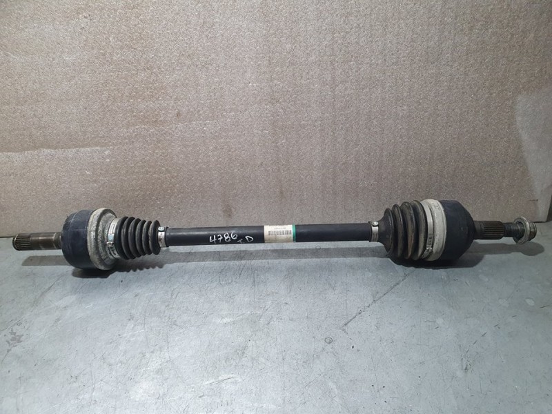 Recambio de transmision trasera derecha para cadillac cts 4 puertas referencia OEM IAM 25772532  