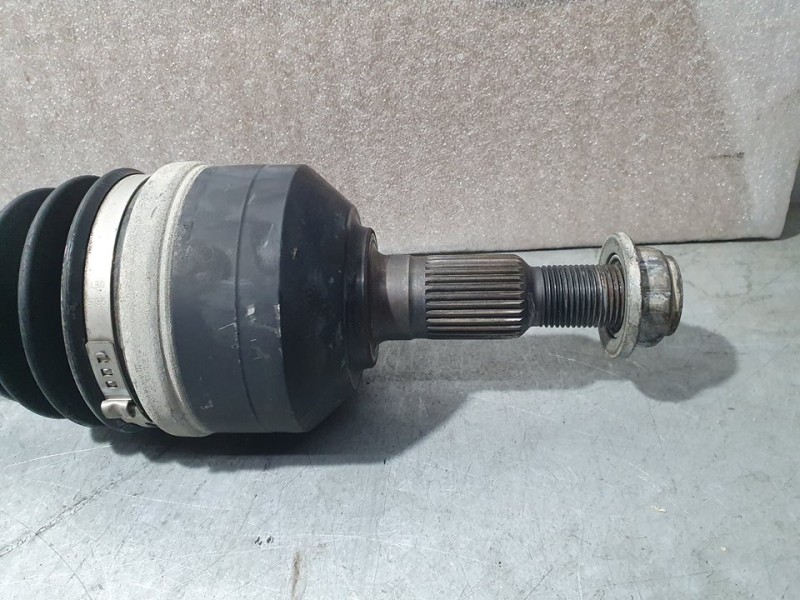 Recambio de transmision trasera derecha para cadillac cts 4 puertas referencia OEM IAM 25772532  