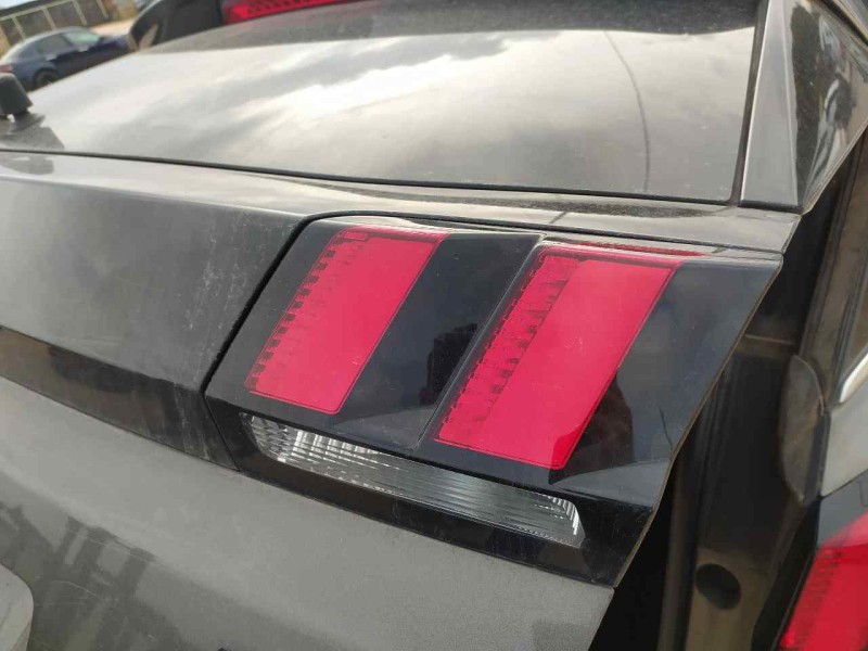 Recambio de piloto trasero derecho para peugeot 3008 gt-line referencia OEM IAM 9810477780  INTERIOR