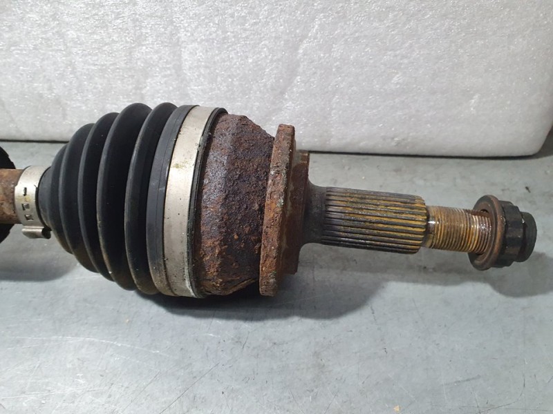 Recambio de transmision delantera derecha para toyota avensis (t27) active referencia OEM IAM SIN REF  