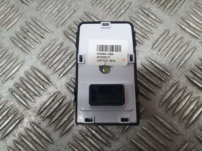 Recambio de mando retrovisor para hyundai kona pure referencia OEM IAM 3K548A1000  