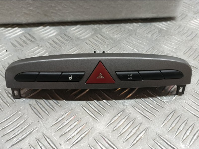 Recambio de warning para peugeot 308 sw sport referencia OEM IAM 9659215177 03069010 