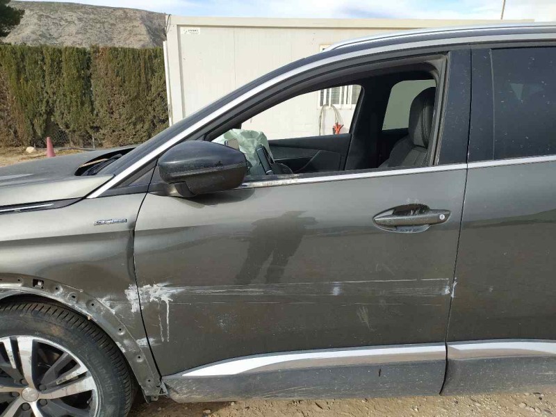 Recambio de puerta delantera izquierda para peugeot 3008 gt-line referencia OEM IAM 9812306480  MUY TOCADA