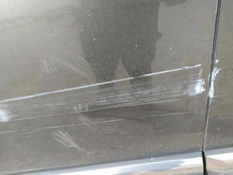 Recambio de puerta delantera izquierda para peugeot 3008 gt-line referencia OEM IAM 9812306480  MUY TOCADA