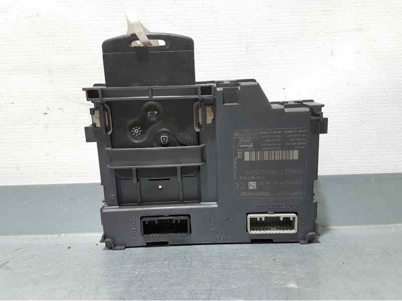 Recambio de clausor de tarjeta para renault clio iv technofeel referencia OEM IAM 285901547R A2C92561706 CONTINENTAL