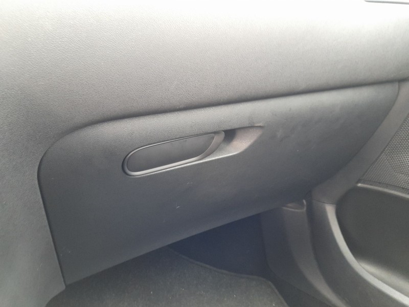 Recambio de guantera para citroën c4 ii (nc_) 1.6 bluehdi 100 referencia OEM IAM 825262  