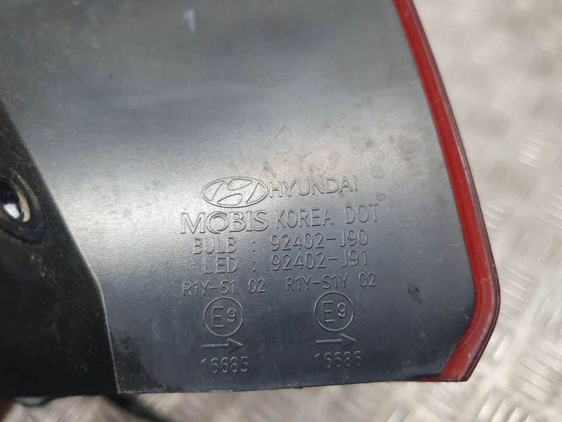 Recambio de piloto trasero derecho para hyundai kona pure referencia OEM IAM 92402J900  EXTERIOR